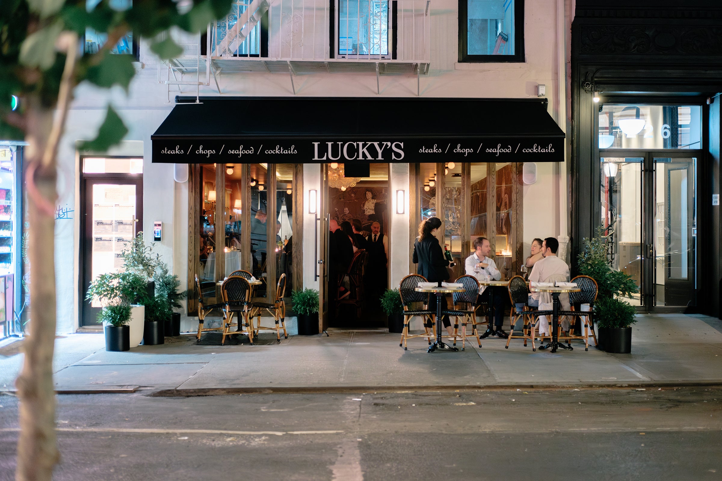 Lucky’s Steakhouse